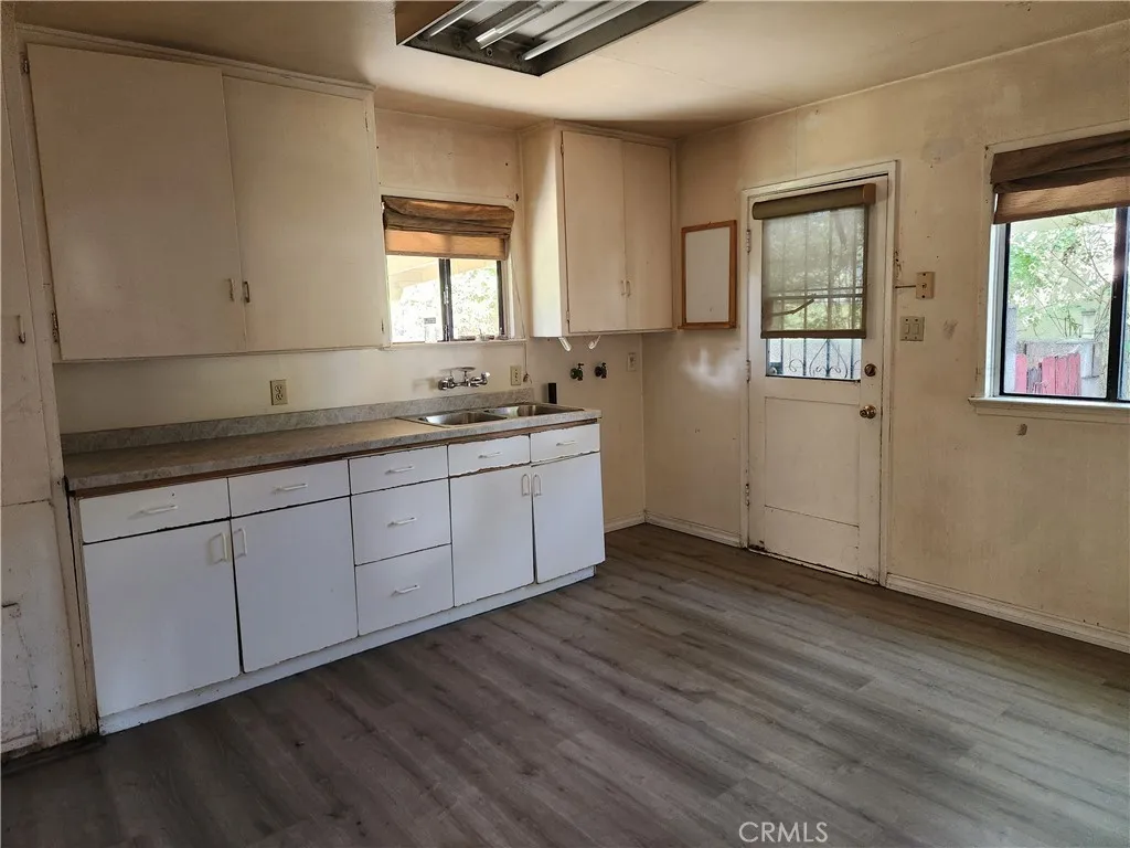 305 S Angeleno Avenue, Azusa, California 91702 home-pic-4